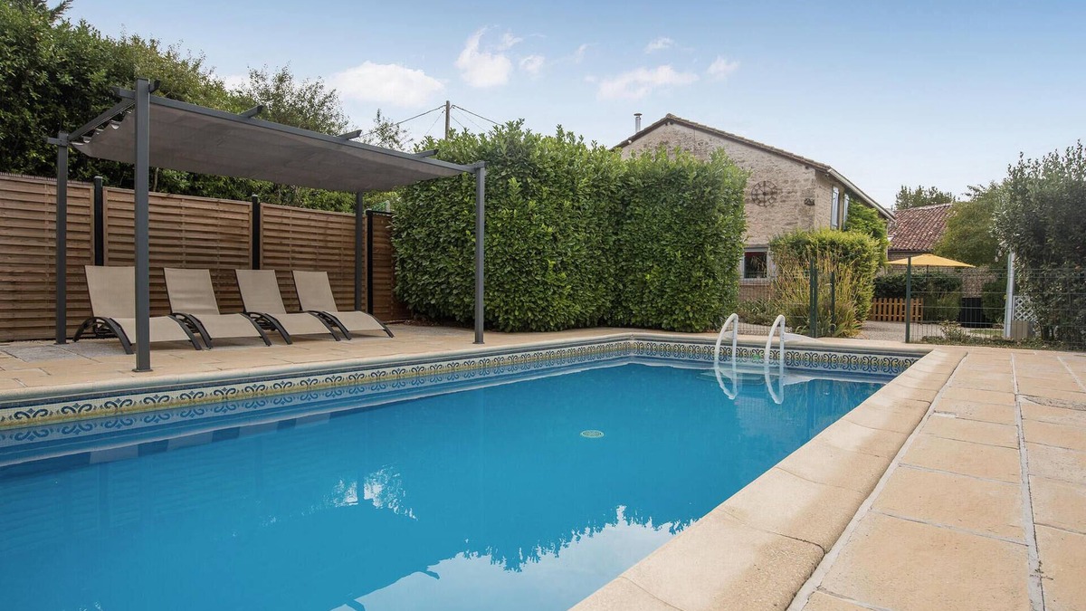 Nanclars House | Lovely home in Nanclars with kitchen