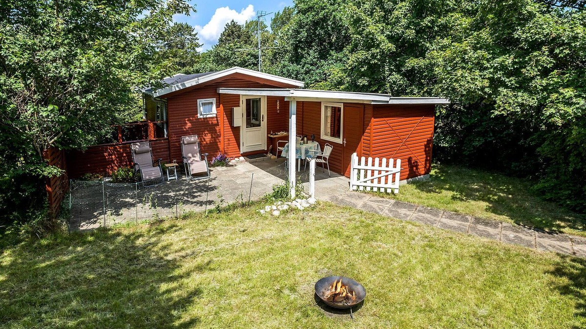 Klint House | Lovely home in Nykøbing Sj with kitchen