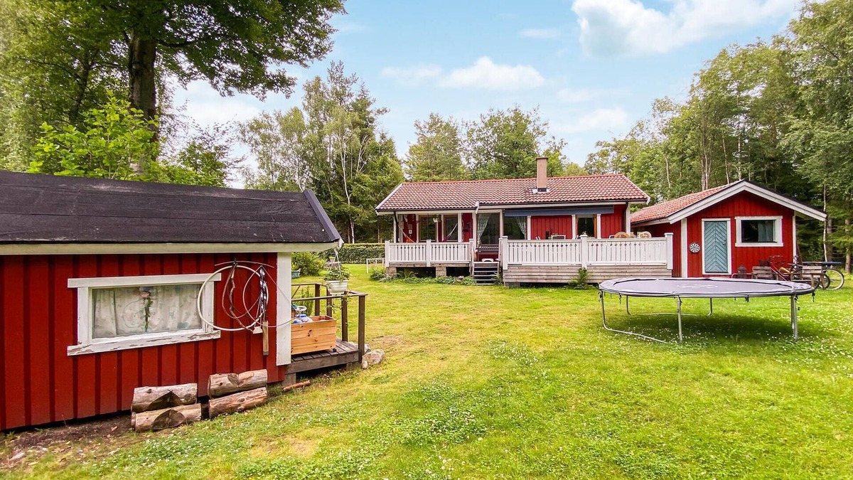 Orkelljunga Municipality House | Lovely home in örkelljunga with kitchen