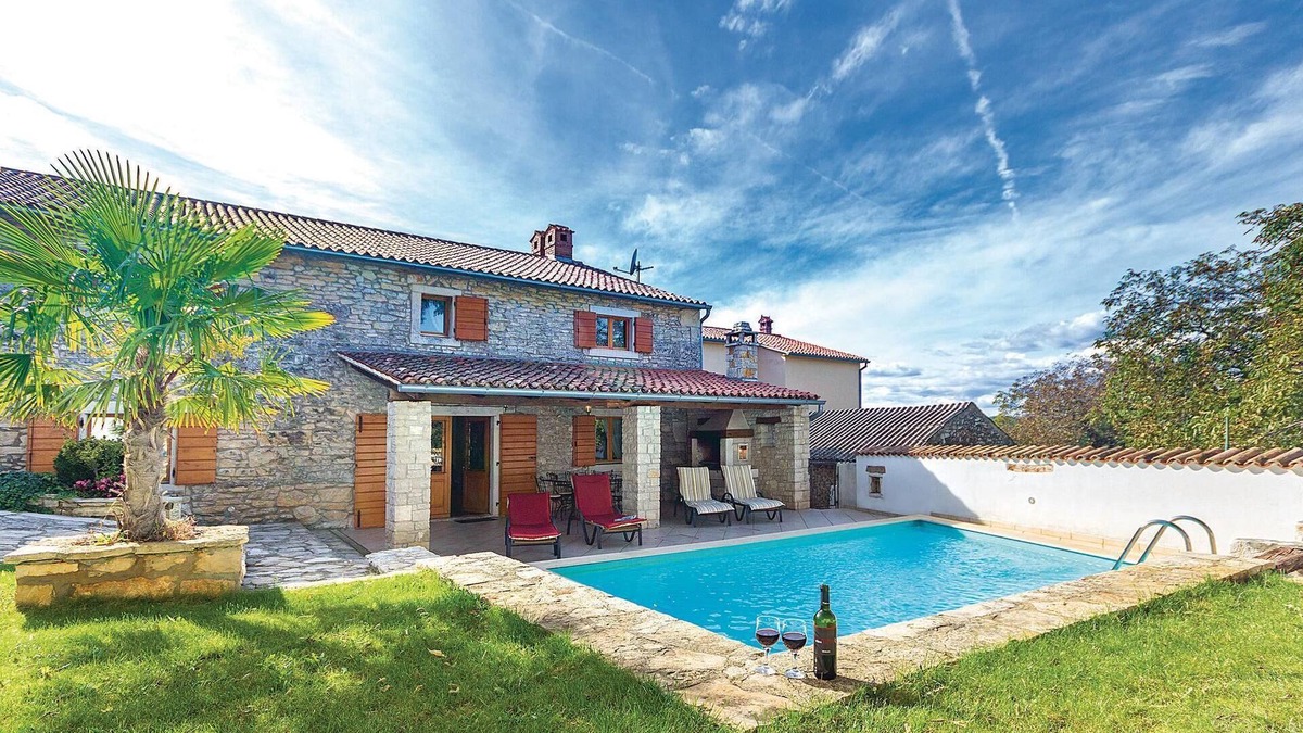 Puntera House | Lovely home in Puntera with kitchen