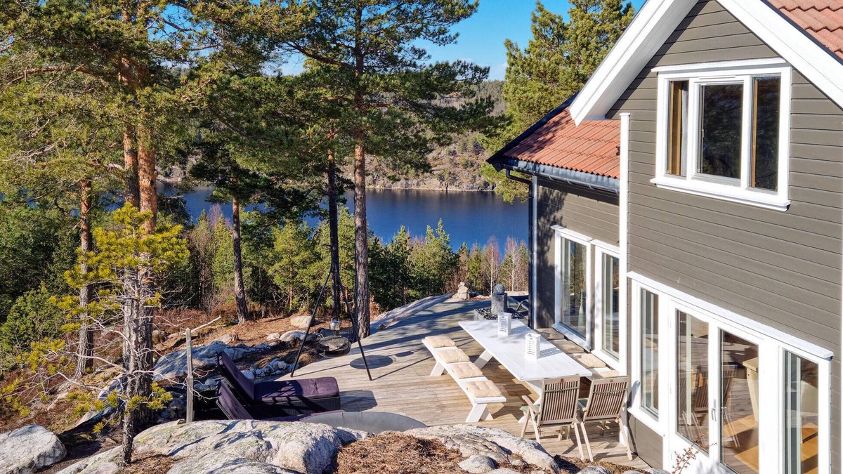 Risor House | Lovely home in Risør with sauna