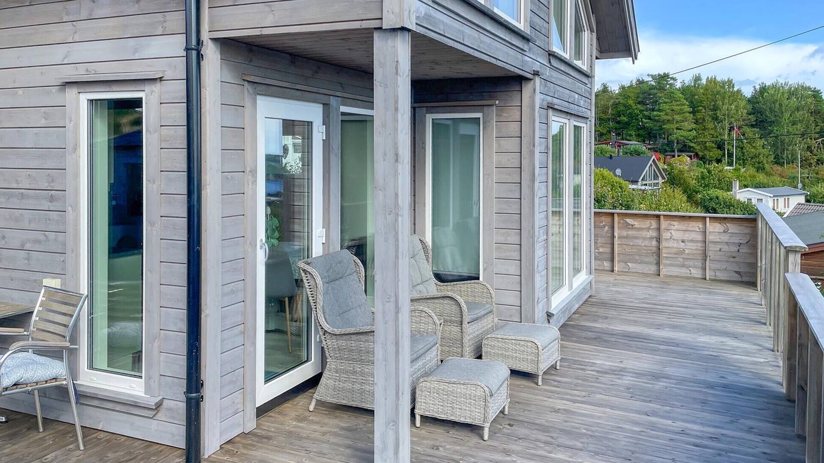 Kolbjørnsvik House | Lovely home in Sandviga with house sea view