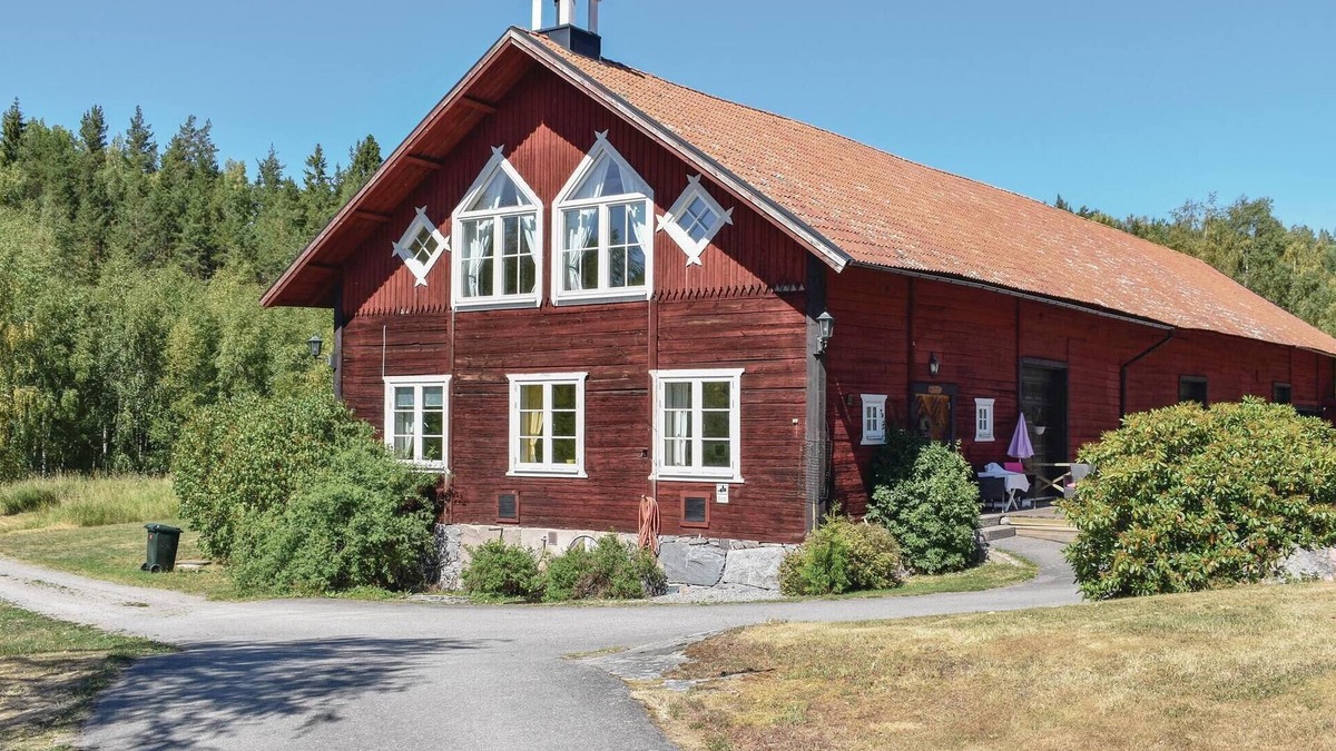 Soderkoping Municipality House | Lovely home in Sankt Anna with kitchen
