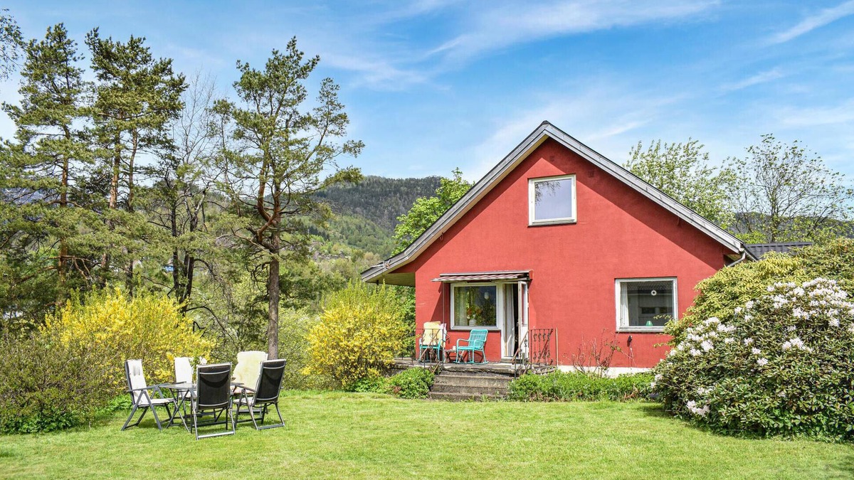 Sauda House | Lovely home in Sauda with WiFi