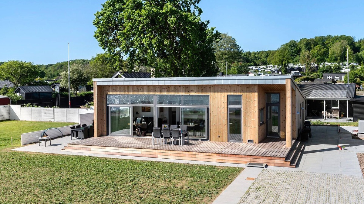 Grønninghoved Strand House | Lovely home in Sjølund with WiFi