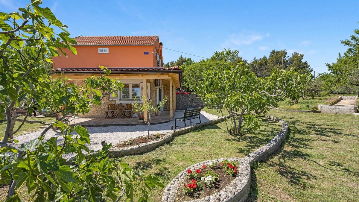 Skradin House | Lovely home in Skradin with WiFi