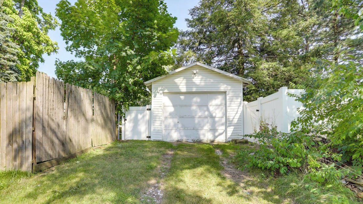 Northeast South Bend Cottage | Lovely Home in South Bend: Walk to Notre Dame!