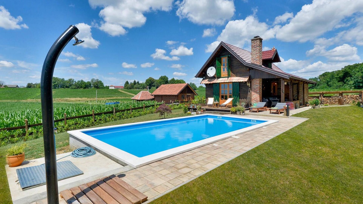 Kapela House | Lovely home in Starcevljani