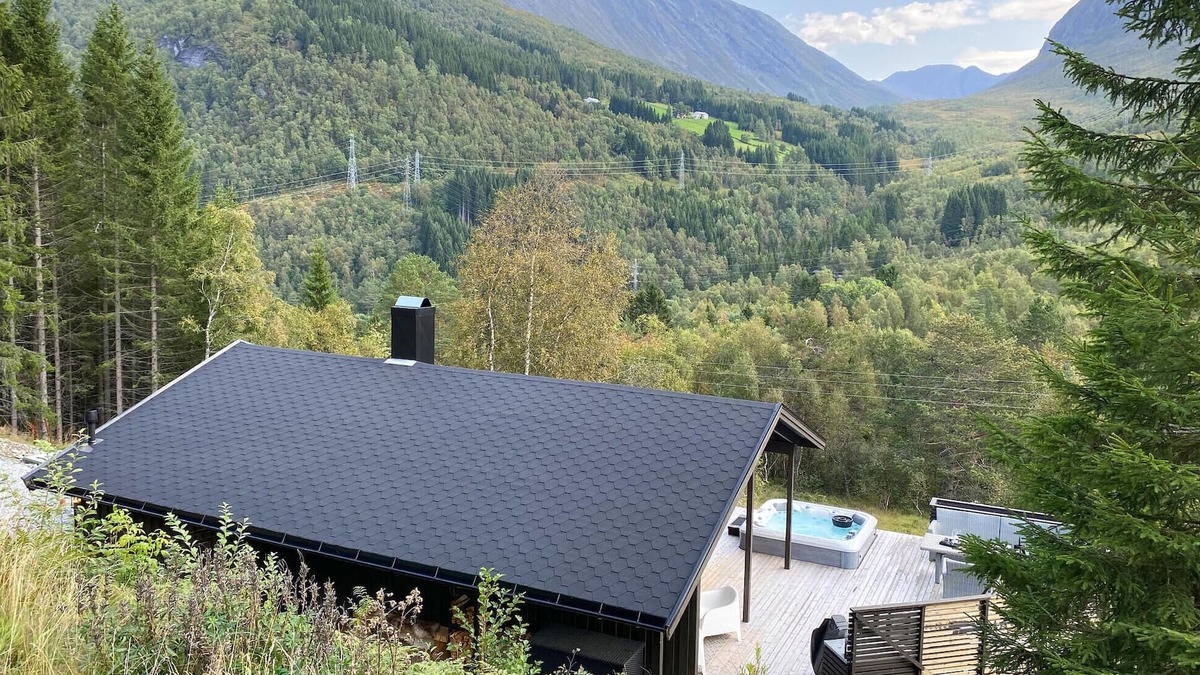 Møre og Romsdal House | Lovely home in Stordal with WiFi