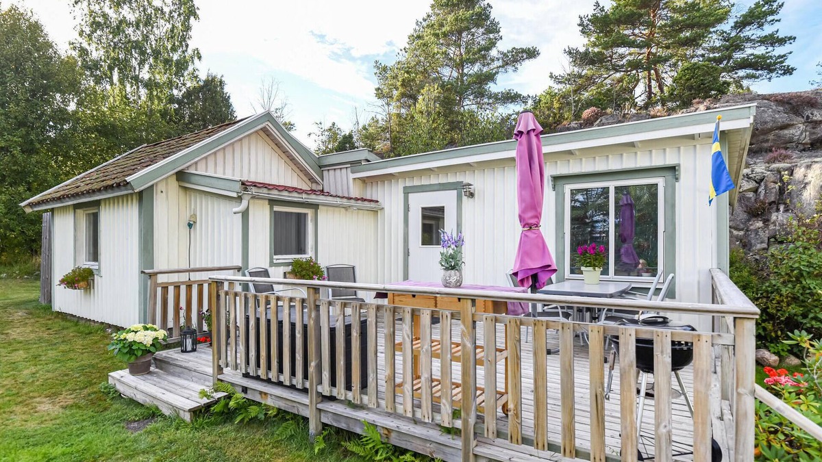 Stromstad Municipality House | Lovely home in Strömstad with WiFi