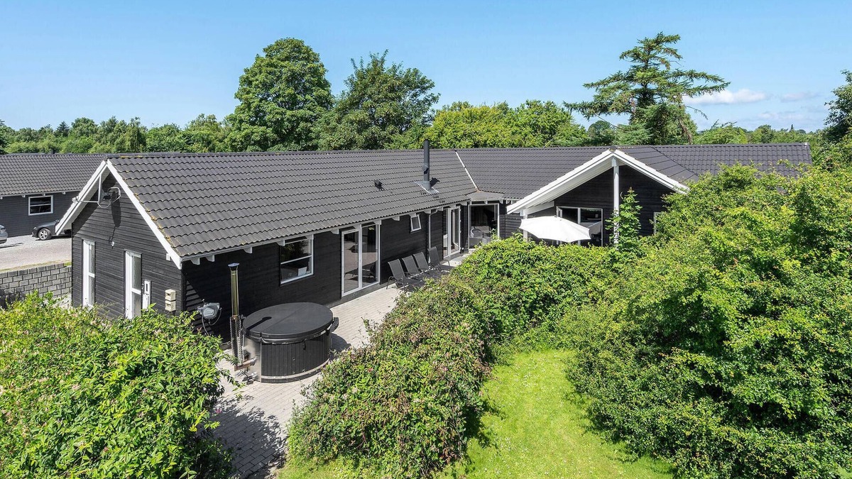 Holloselund House | Lovely home in Tisvildeleje with sauna