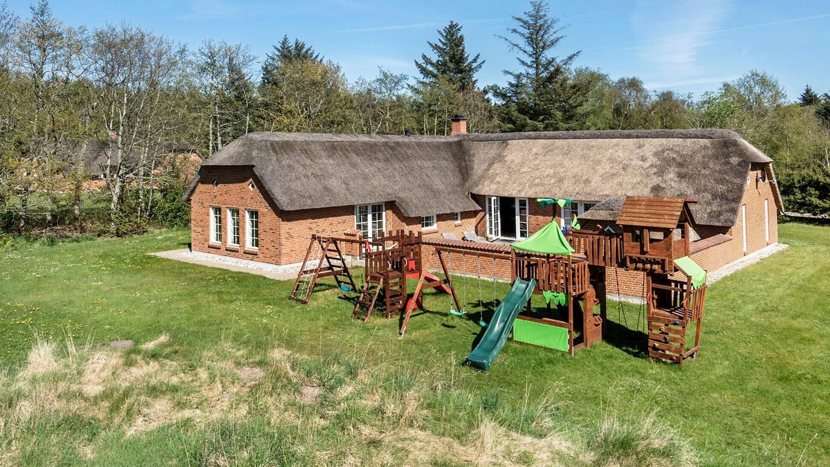 Husby House | Lovely home in Ulfborg with sauna