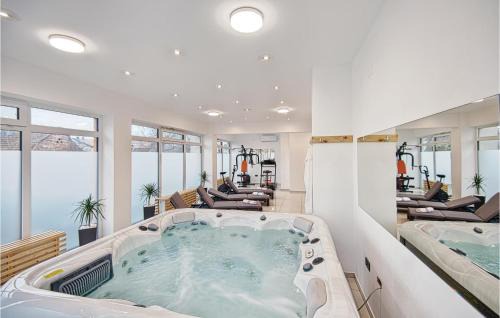 Varazdin House | Lovely Home In Varazdin With Kitchen