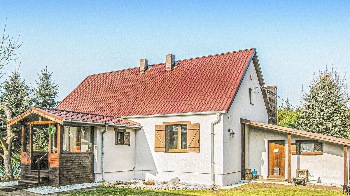 Wronki House | Lovely home in Wronki with sauna