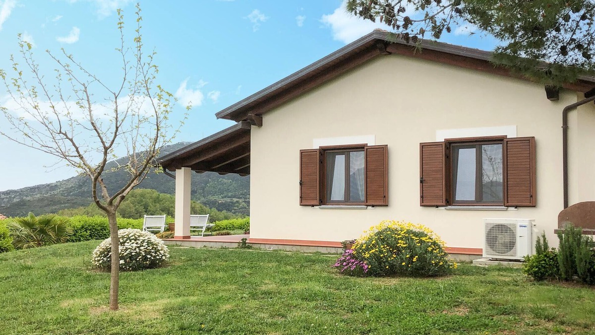 San Giovanni a Piro House | Lovely home in San Giovanni a Piro