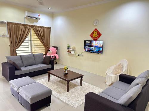 Gerik House | Lovely Homestay in Gerik with Free Netflix & WiFi