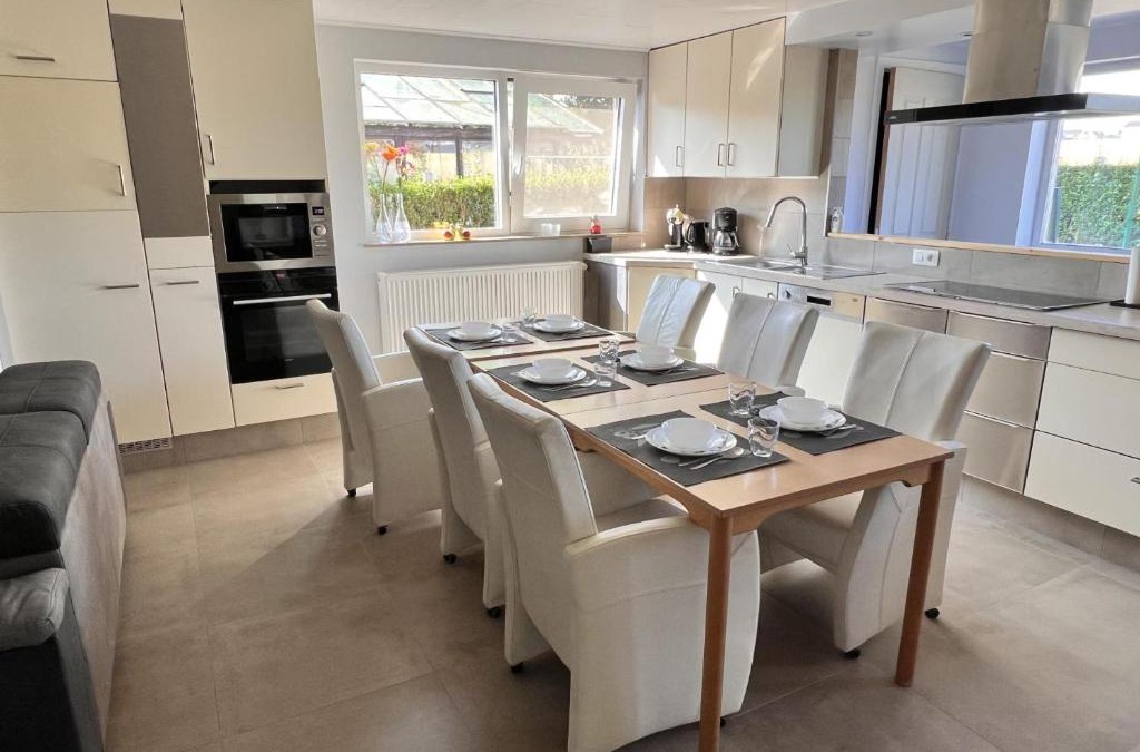 Heers Apartment | Lovely house in Heers with 2 bedrooms