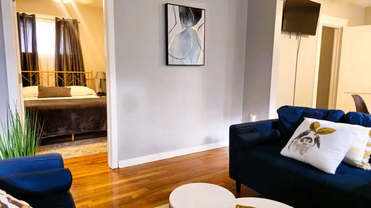 Shaker Heights House | Lovely in Larchmere! near Cleveland Clinic, CWRU, Univ Hosp, Downtown.