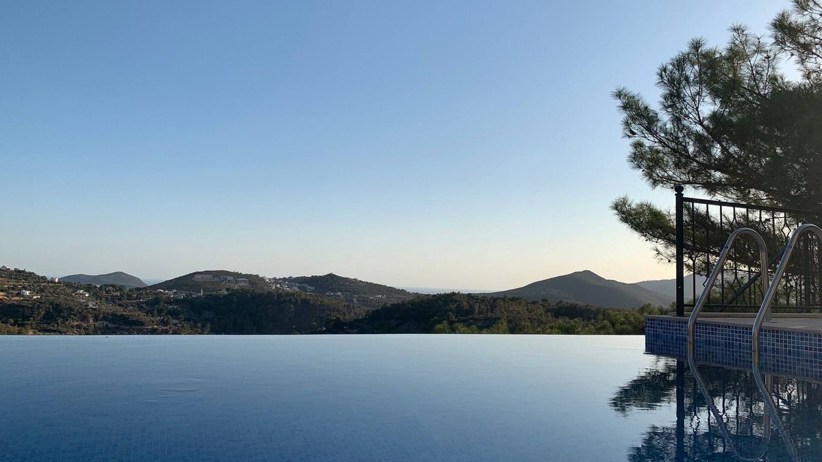 Islamlar Villa | Lovely Infinity Pool 2.4km Kalkan Fab Views 4 Storeys Licence 07-6870 Sleeps 10