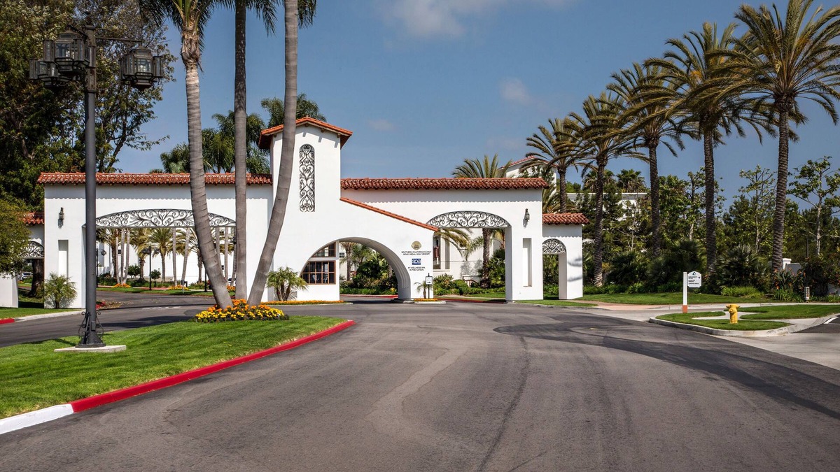 Carlsbad Condo | Lovely La Costa condo -walk to Spa & Golf course, close to beach & Legoland