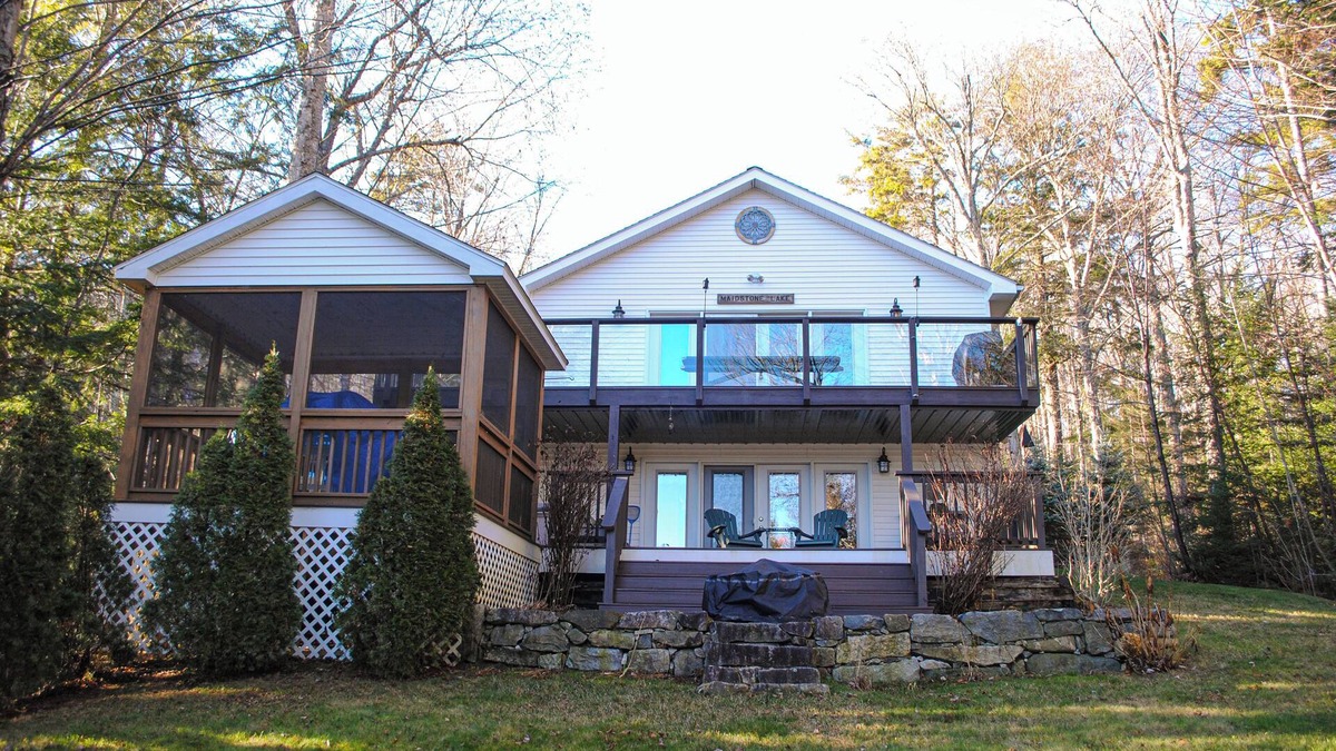 Maidstone House | Lovely Lake House in Maidstone Vermont with Hot Tub