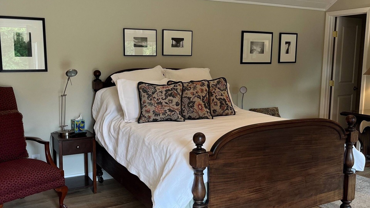 Land Park Cottage | Lovely Land Park Cottage