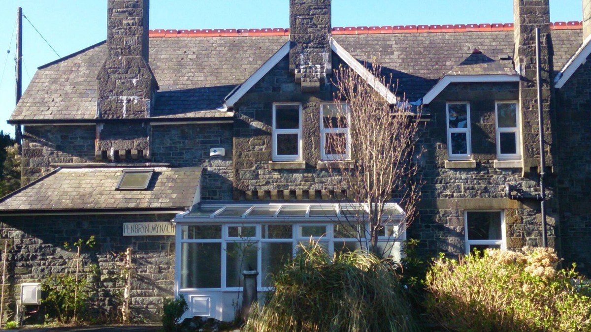 Barmouth House | Lovely Large home 10 Minute Walk to Barmouth Beach