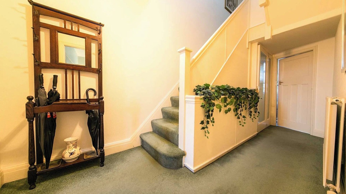 Lytham St. Anne's Apartment | Lovely Large St Annes Maisonette with Roof Garden