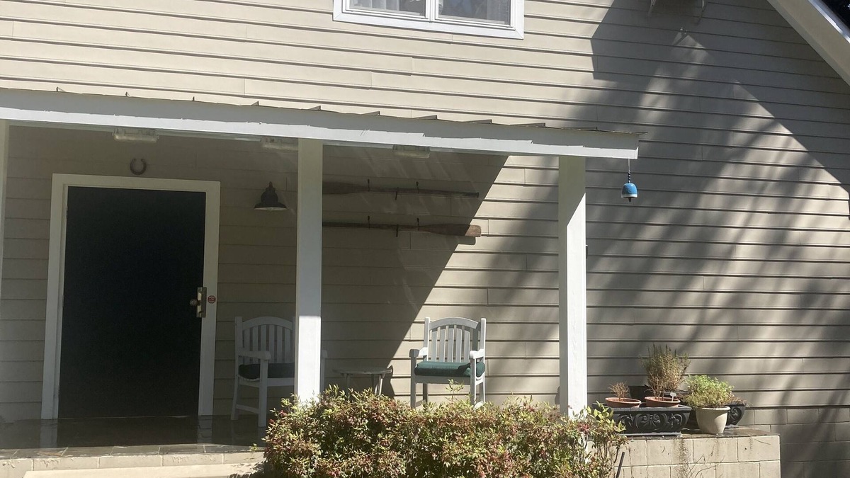 Aiken Apartment | Lovely large upstairs studio apartment near golf & horse events