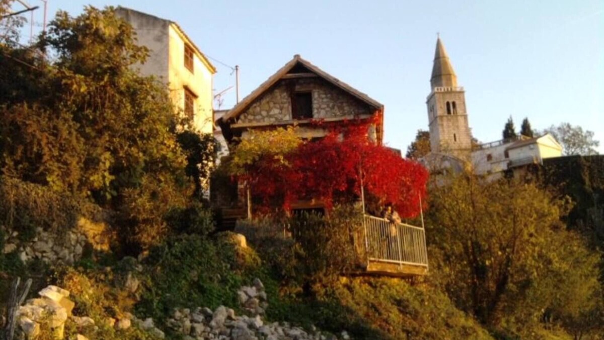 Soline Cottage | Lovely Little Stone House