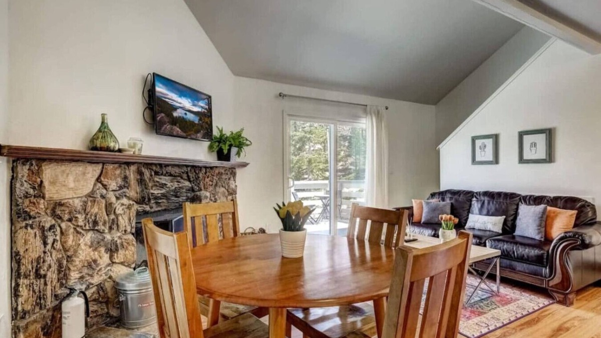 Tahoe Village Apartment | Lovely Loft w/Views | Walk to Heavenly | Sleeps 4