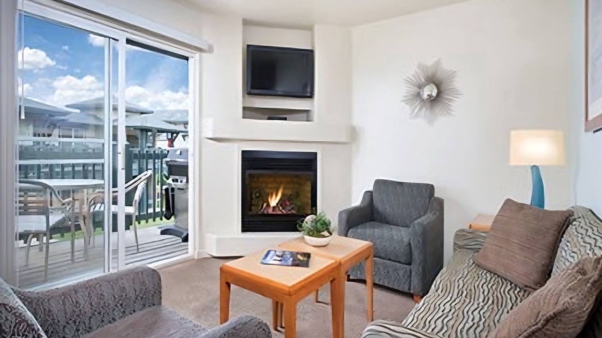 Marina Apartment | Lovely Marina Apartment w/Beach Access 11/1 - 11/4/24.