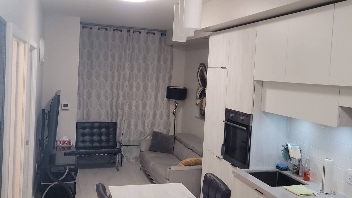 Yonge-Eglinton Condo | Lovely midtown 1bdrm+den condo (Yonge-Eglinton)