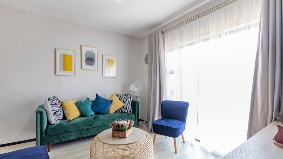 Greater Johannesburg Metropolitan Area Condo | Lovely modern 2 bedroom apartment with pool.