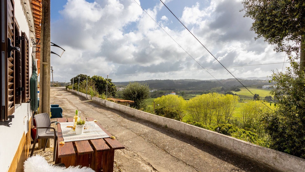 Aljezur House | Lovely mountain view cottage in historical town of Aljezur