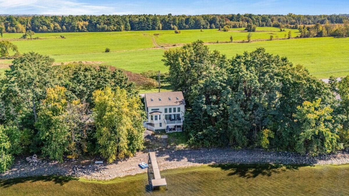 Swanton House | Lovely new home right on Lake Champlain