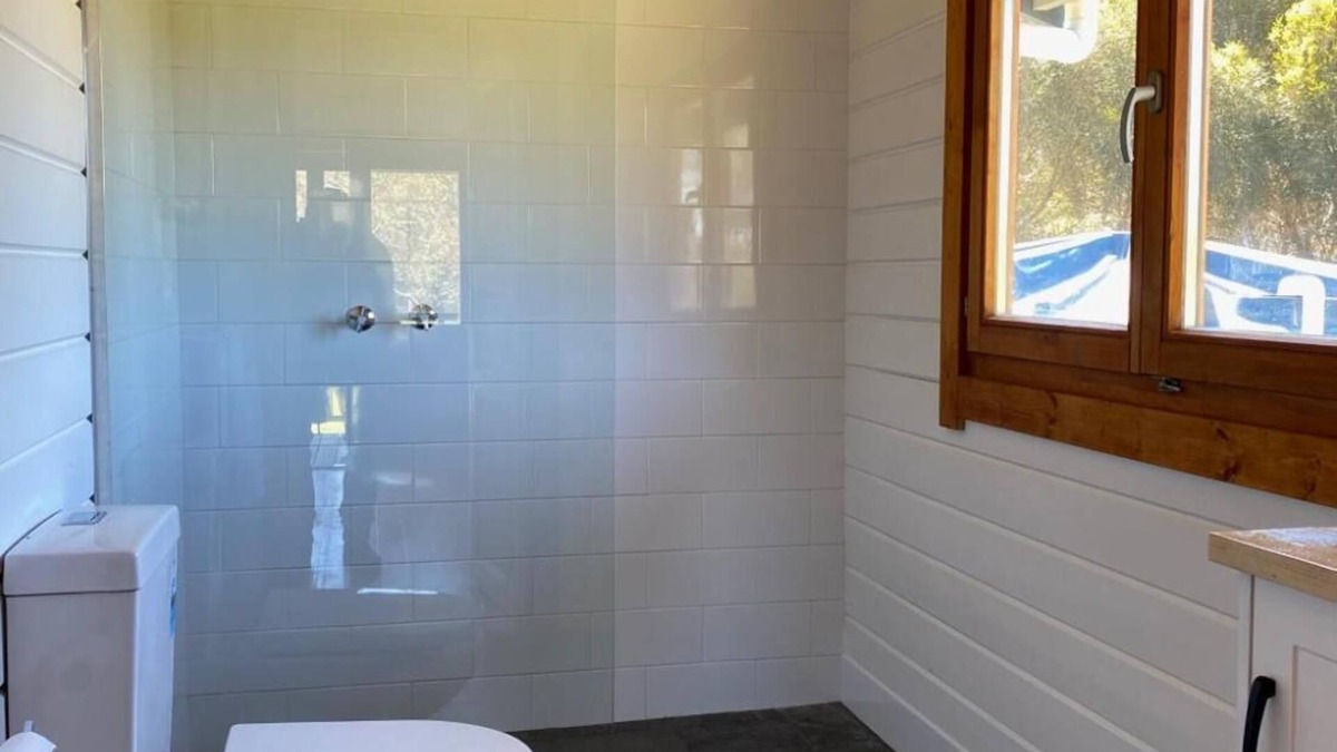 Brownlow Ki Cabin | lovely nordic pine cabin great for couples or family