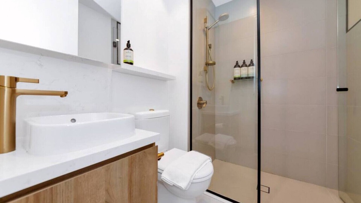 Chinatown Apartment | Lovely one bed room apt Ultimate Luxury Lifestyle with Great Location