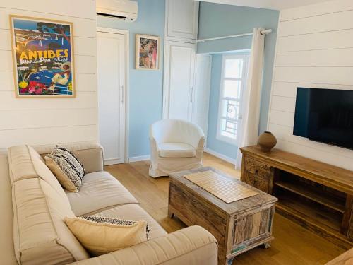 Antibes City Centre Apartment | Lovely one bedroom apartment in the old town of Antibes