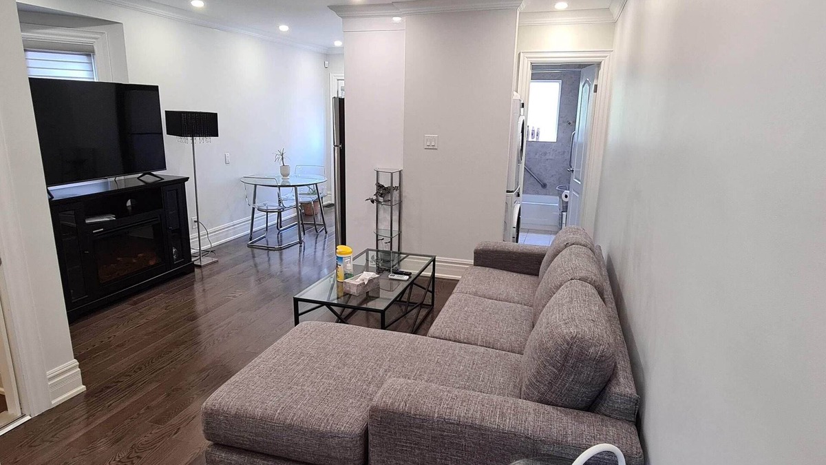 Bloorcourt Village Apartment | Lovely one bedroom oasis+Balcony+work station