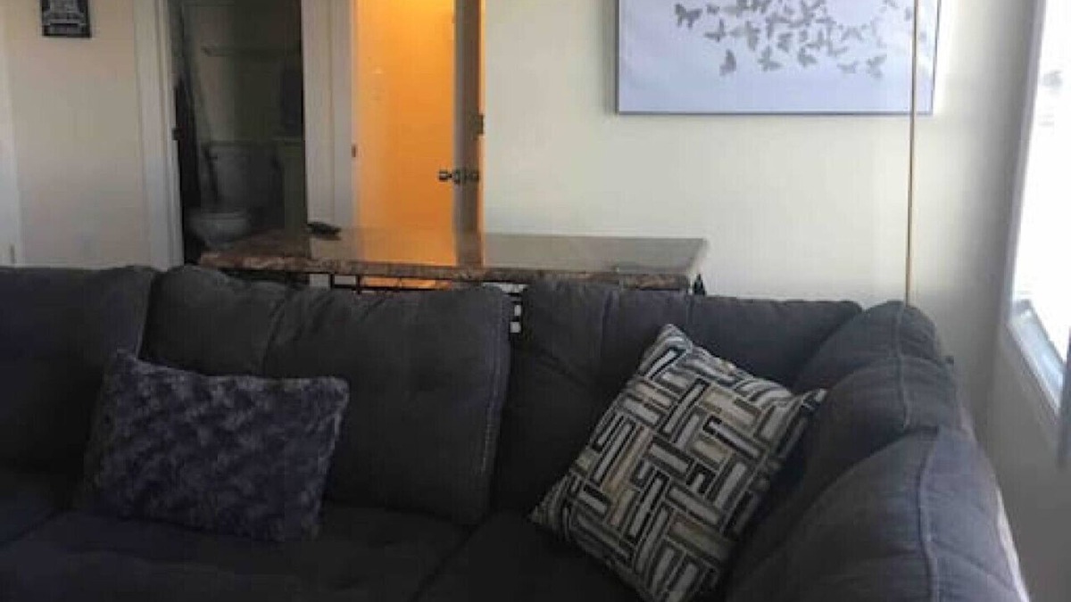 Niskayuna Apartment | Lovely one bedroom with free parking