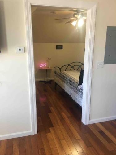 Niskayuna Apartment | Lovely one bedroom with free parking
