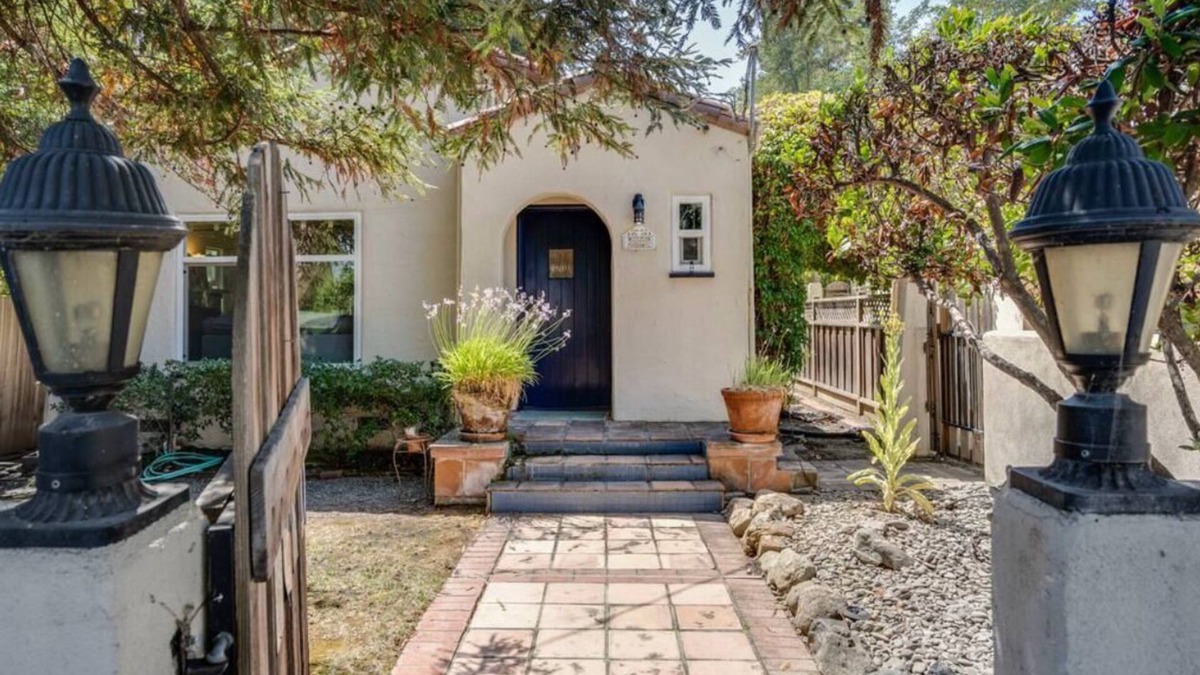 Barron Park House | Lovely Palo Alto Cottage ~ Near Stanford, tech companies