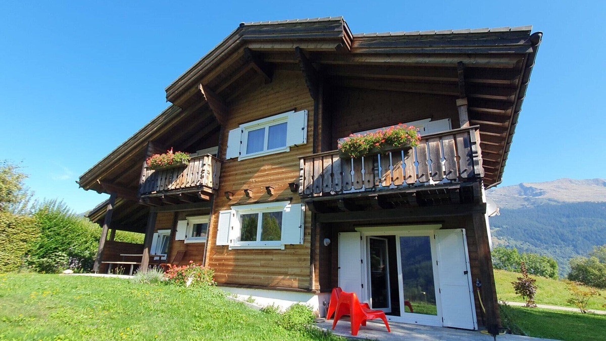 Dalpe Ski Chalet | Lovely panoramic chalet in Leventina (CHALET DALPE)