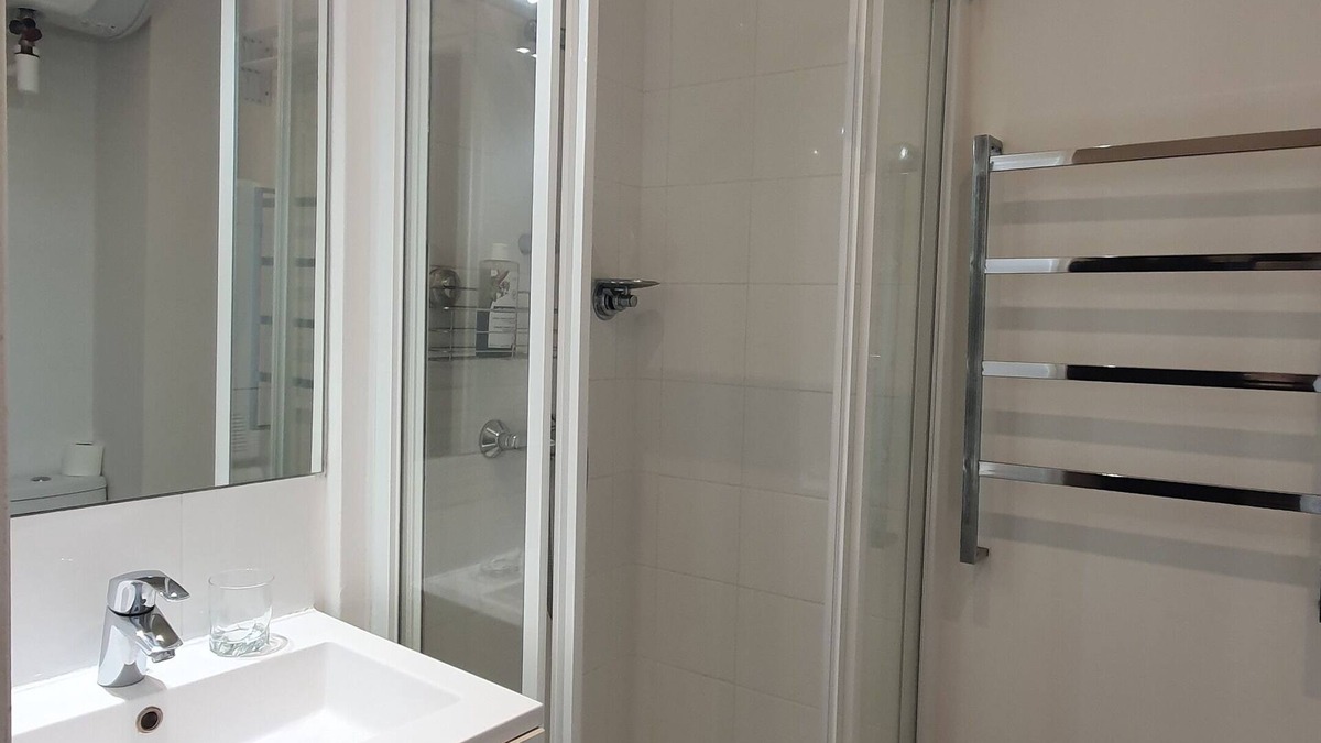 Asiatique Apartment | Lovely Parisian Flat Near Place D'italie