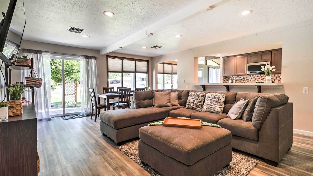 Pasco House | Lovely Pasco Home w/ Yard Near Tri-Cities Airport!