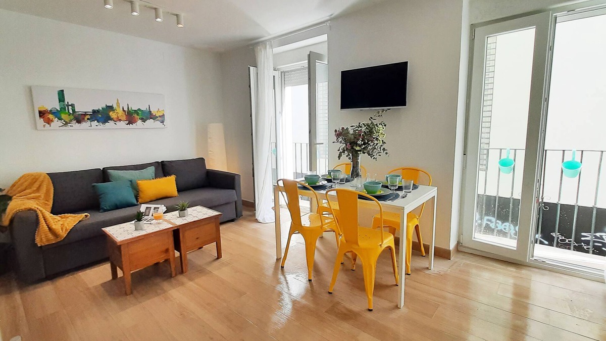 Feria Apartment | Lovely penthouse apartment with terrace Lovely Center Apartments Alameda