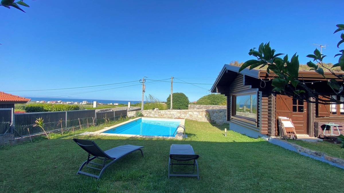 Carreco House | lovely place, with swimming pool and near the beach