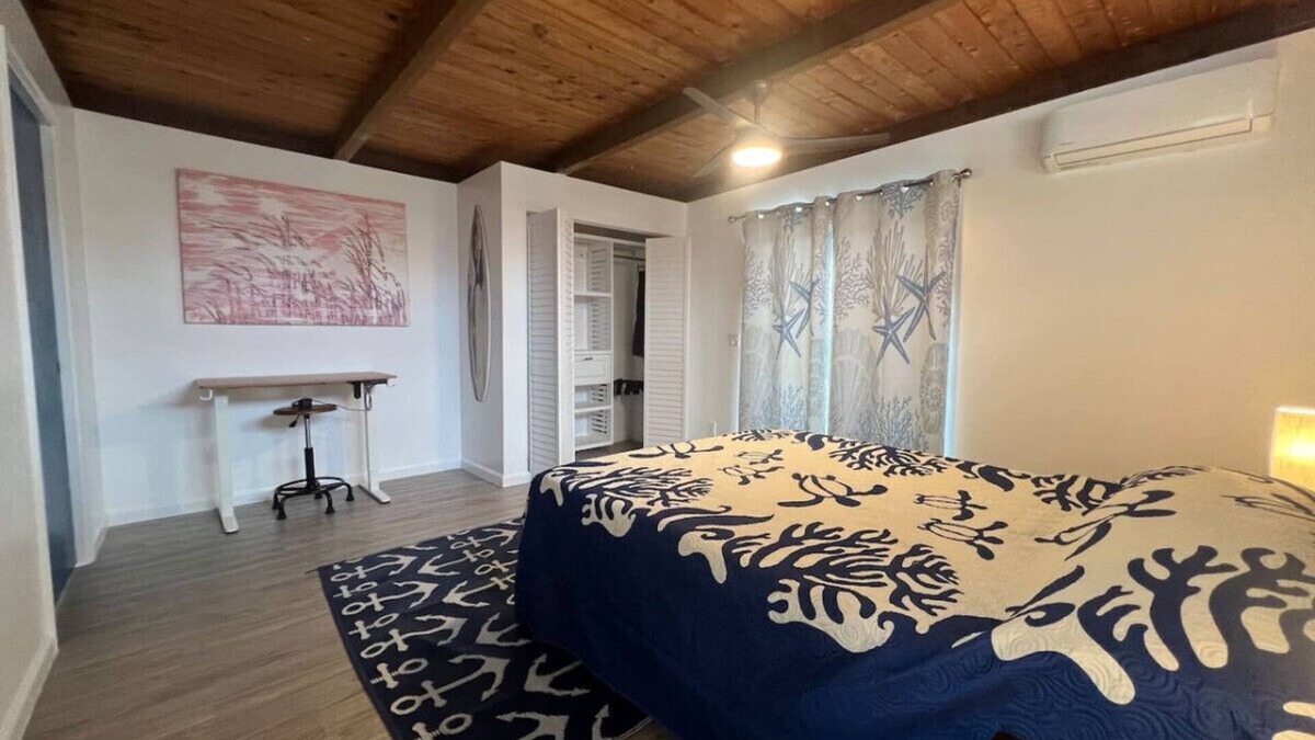 Enchanted Lake House | Lovely Private Kailua Cottage
