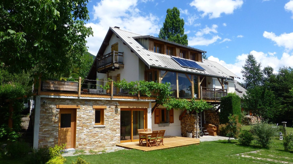 Puy-Saint-Eusebe Apartment | Lovely quiet apartment, RD-garden terrace, Above Lake Serre-Ponçon.